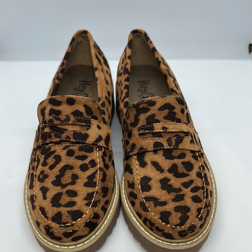 NWT Hey girls Leopard Print Loafers women’s Size 6 - Picture 2 of 9